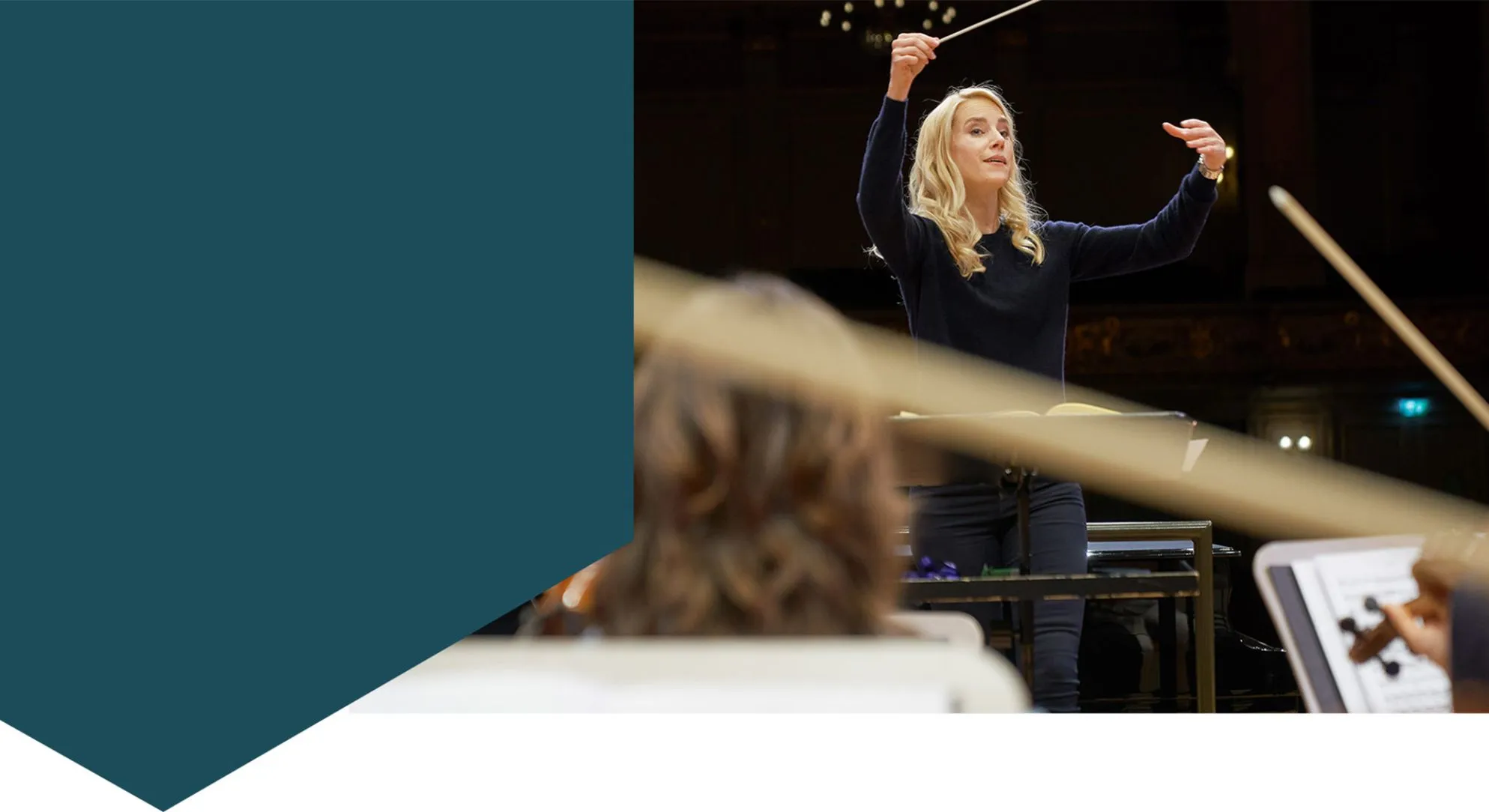 Girschweiler Slogan —   Dr. Lena-Lisa Wüstendörfer, Intendantin Andermatt Music und Music Director Swiss Orchestra